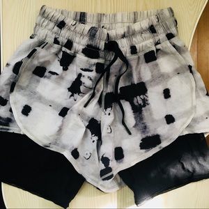 Lululemon run shorts size 2